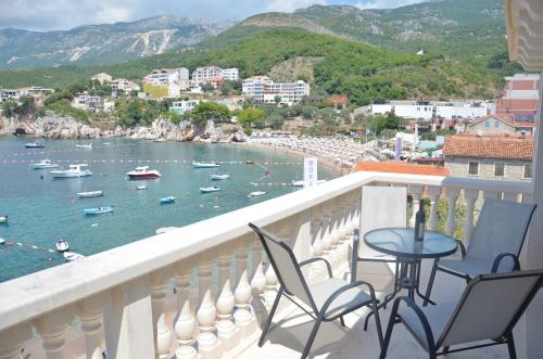 Andaluni Beach Apartments — 4-Star Luxury Hotel in Podgorica, Montenegro