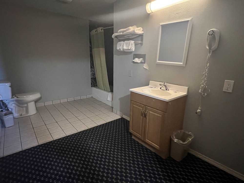 Greensburg Inn - photo 27