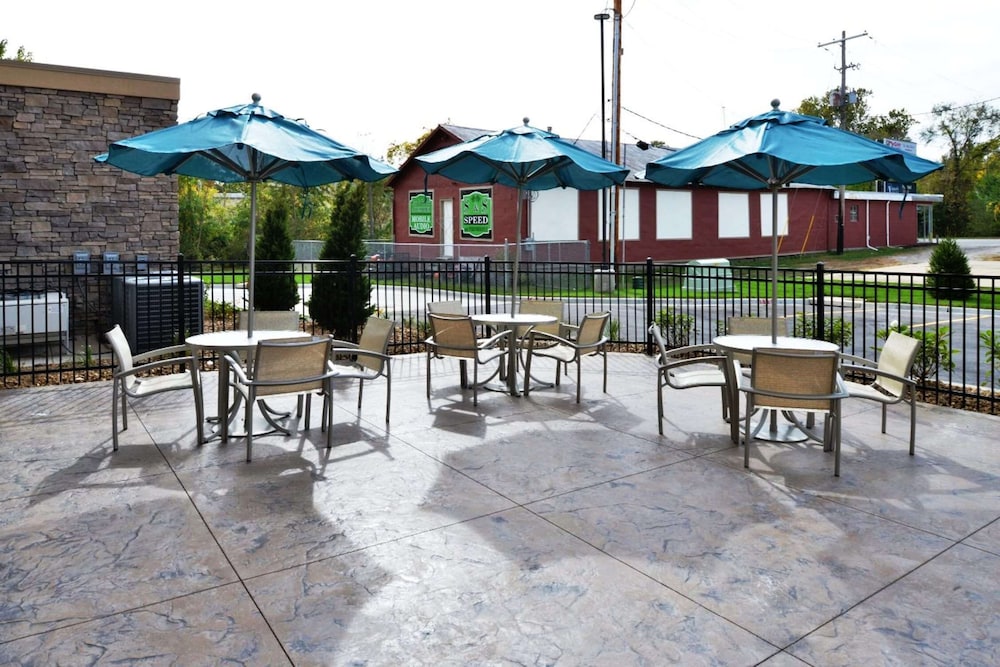 Hampton Inn Leavenworth - photo 29