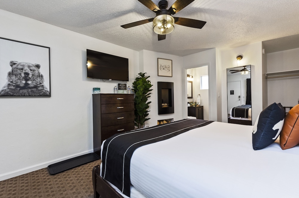 The Jeffrey Hotel - photo 24