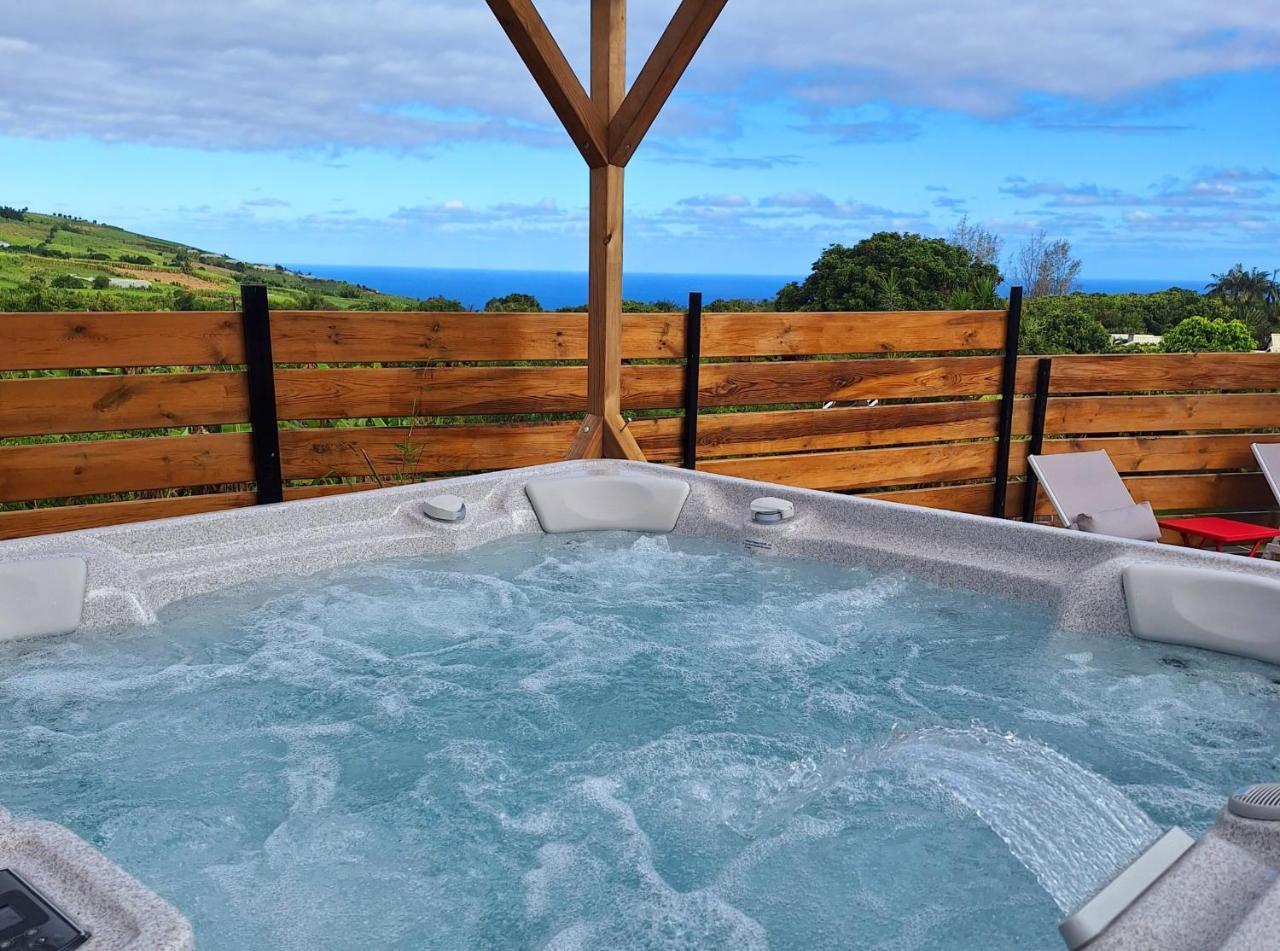 Villa Le Cyprès classée 4 Etoiles billard piscine et jacuzzi — 4-Star Luxury Hotel in Saint-Joseph, Réunion