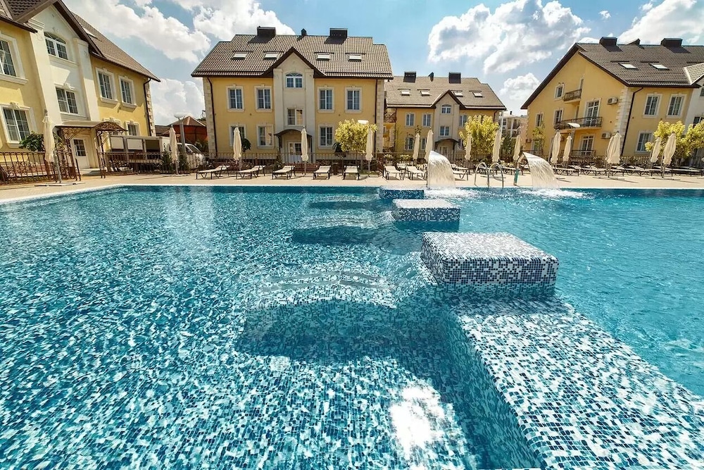 Cruise — 4-Star Luxury Hotel in Anapa, Russia