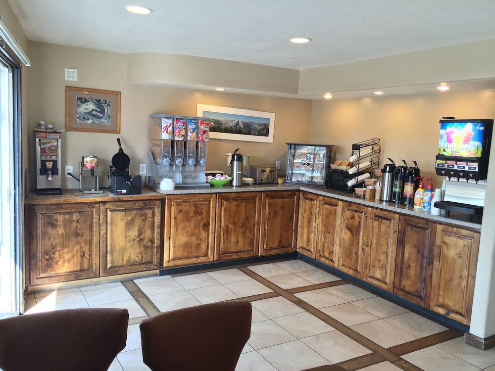 Oakhurst Lodge - photo 14