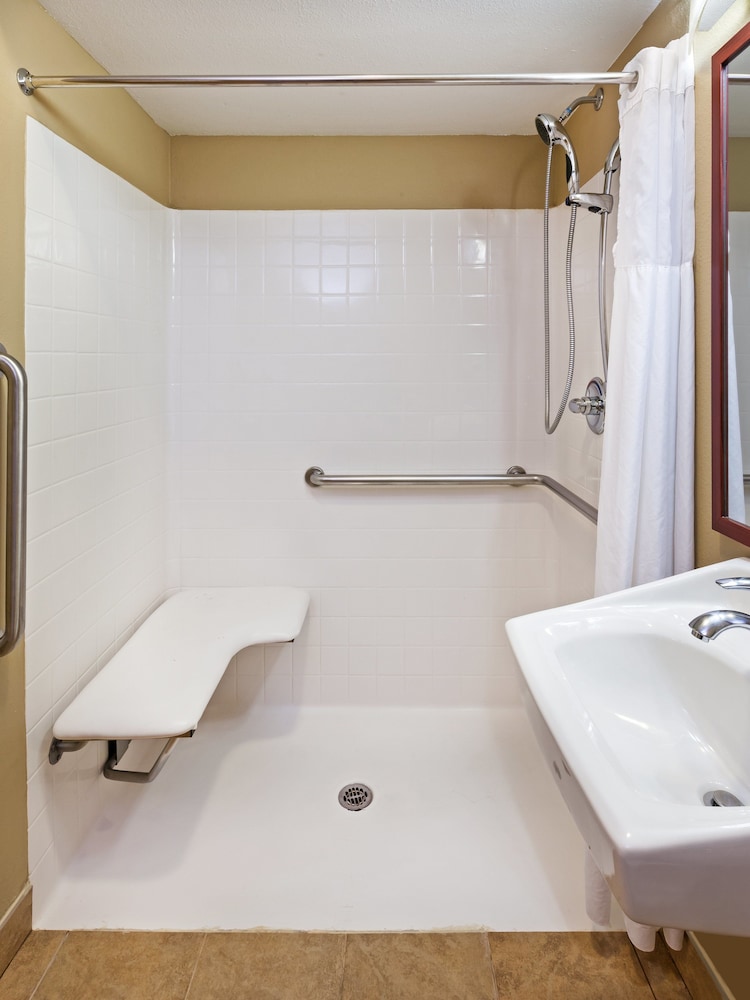 Candlewood Suites Baytown an IHG Hotel - photo 4