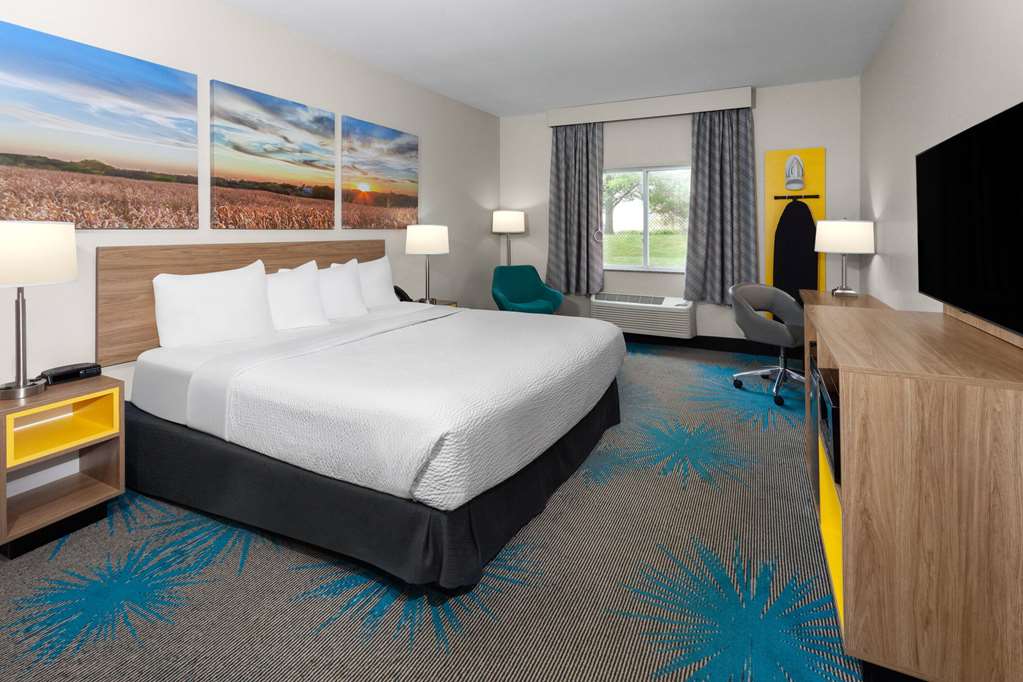 Days Inn & Suites by Wyndham Morris I 80 - photo 15