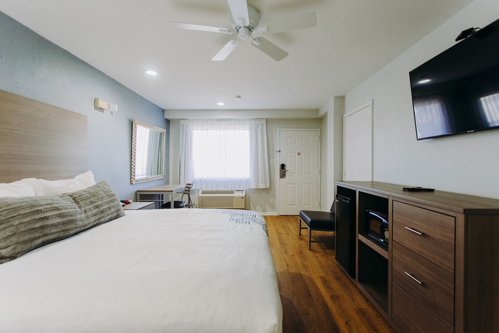 Scottish Inns and Suites Near Kemah Boardwalk - photo 9