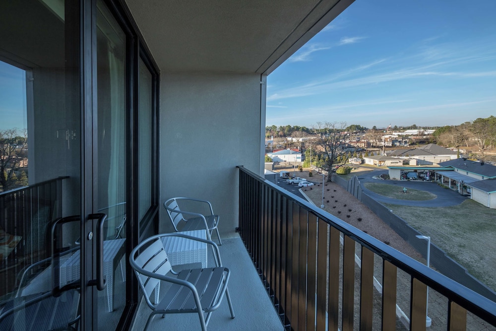DoubleTree by Hilton Hot Springs - photo 16