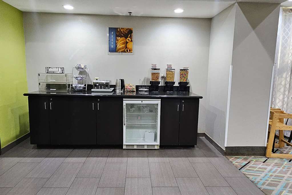 Ramada by Wyndham Burkburnett Wichita Falls - photo 15