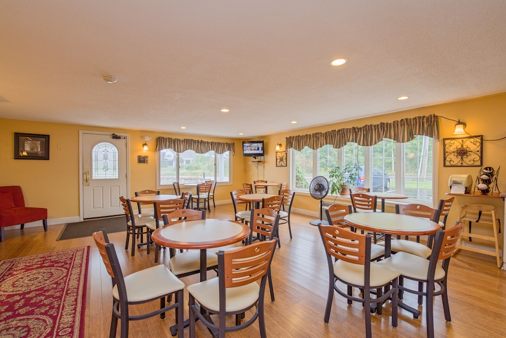 Coachman Inn - photo 43