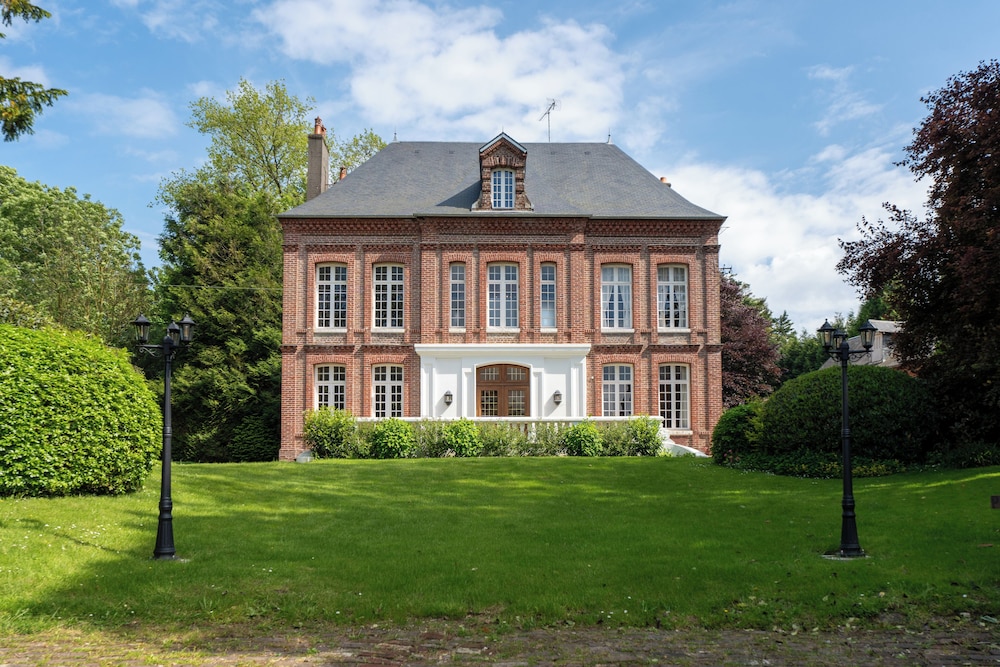 Le manoir de la belle epoque — 4-Star Luxury Hotel in Bethencourt-Sur-Mer, France