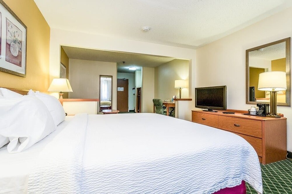 Comfort Inn Davenport East Bettendorf - photo 8