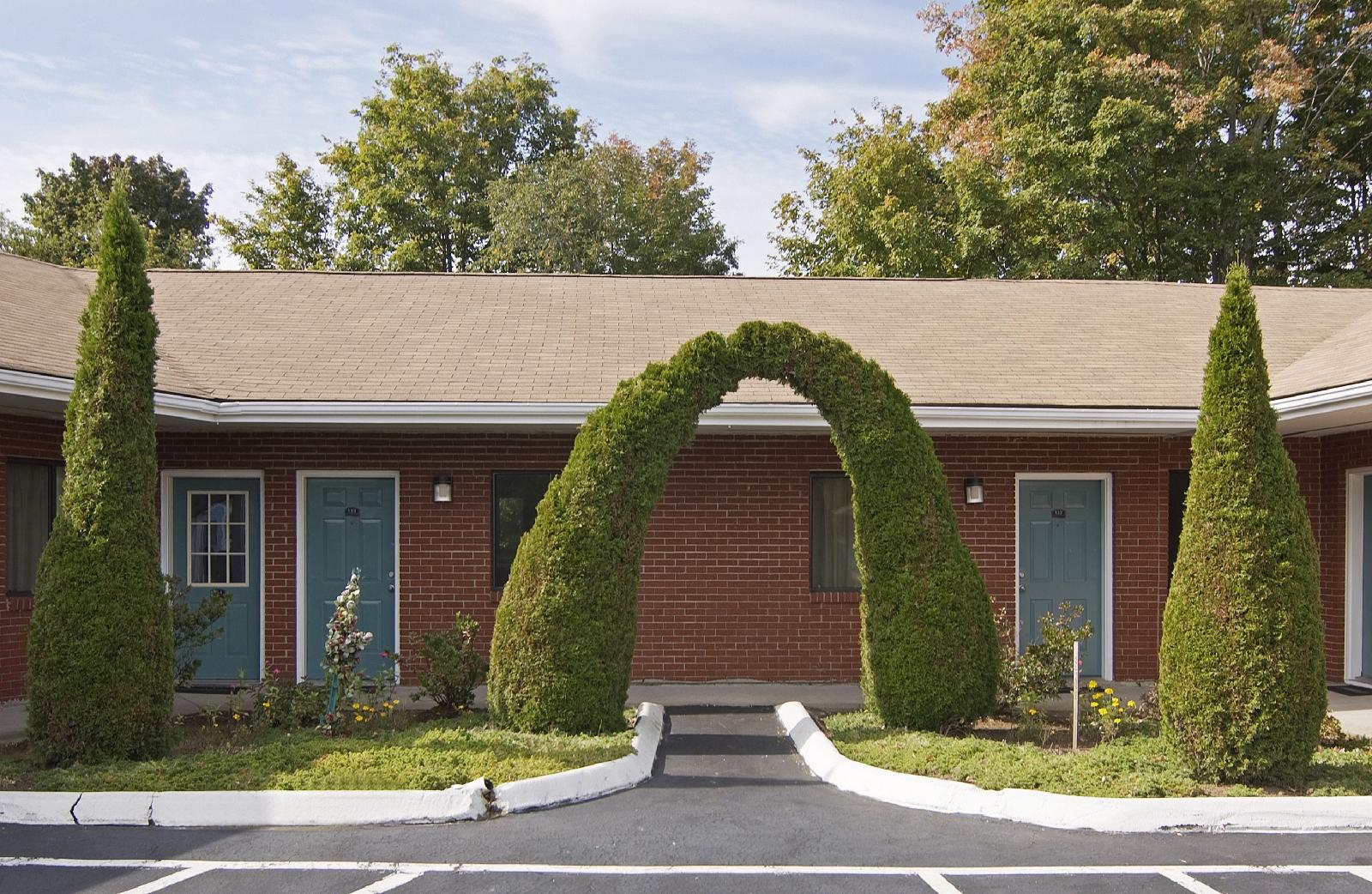 American Inn — Branford — photo 4