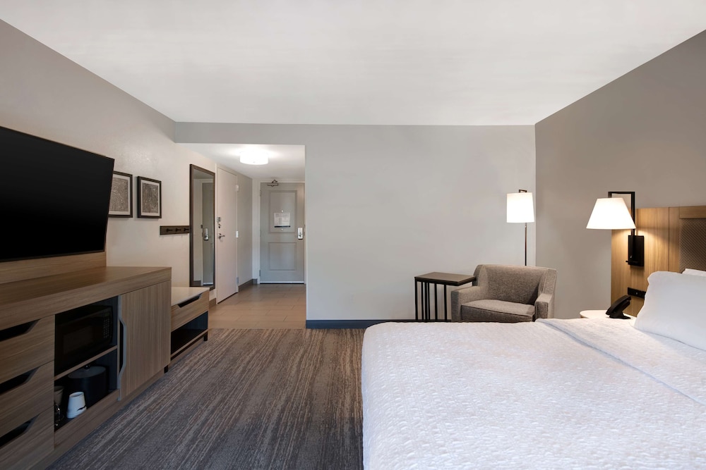 Hampton Inn Anderson Alliance Business Park - photo 31