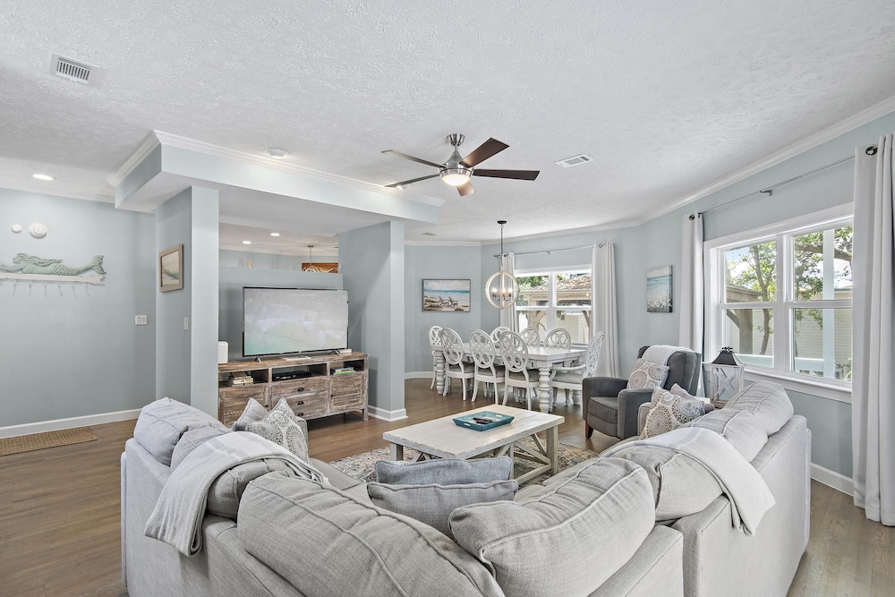 By the Ocean Blue - last minute hotel in Destin