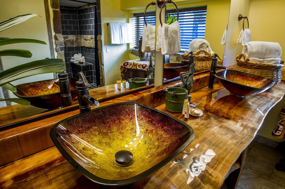 Nomads Hotel Near San Clemente Pier - carbon neutral hotel in San Clemente