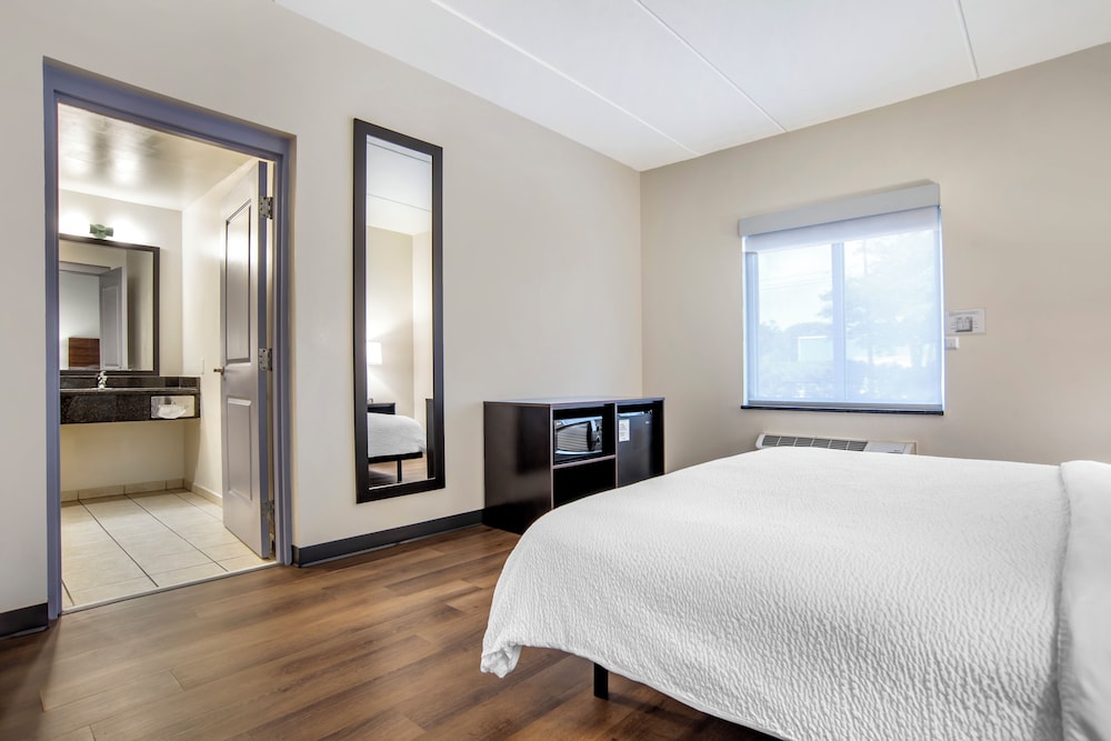 Garner Hotel Panama City Beach Northeast by IHG - photo 10