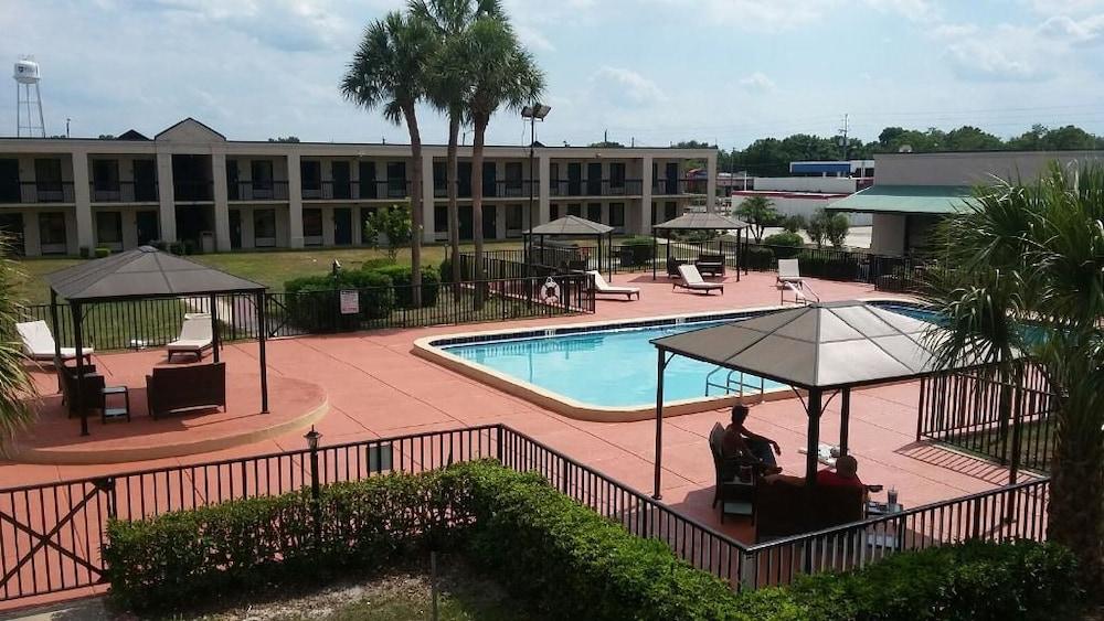 Winter Haven Gardens Inn - photo 6
