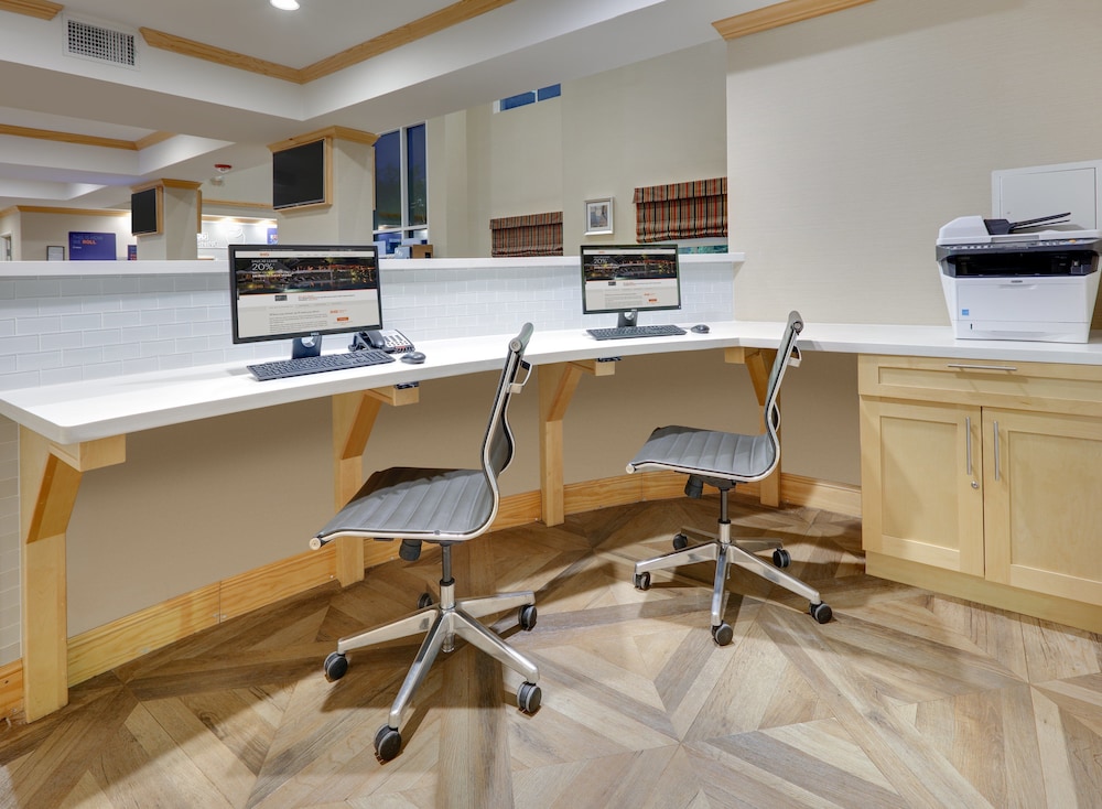 Holiday Inn Express & Suites San Antonio Brooks City Base by IHG - photo 22