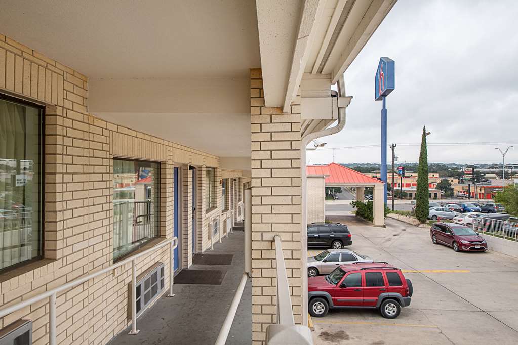 Motel 6 San Antonio TX Fiesta Trails - photo 6