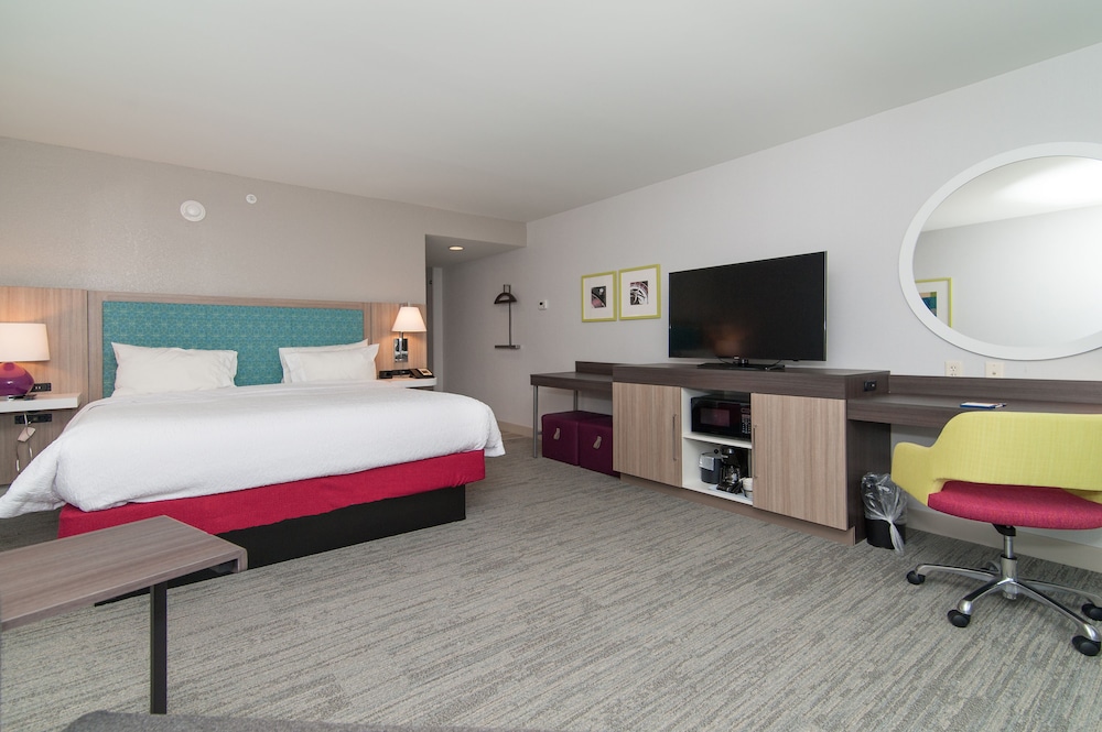 Hampton Inn Norwich - photo 9