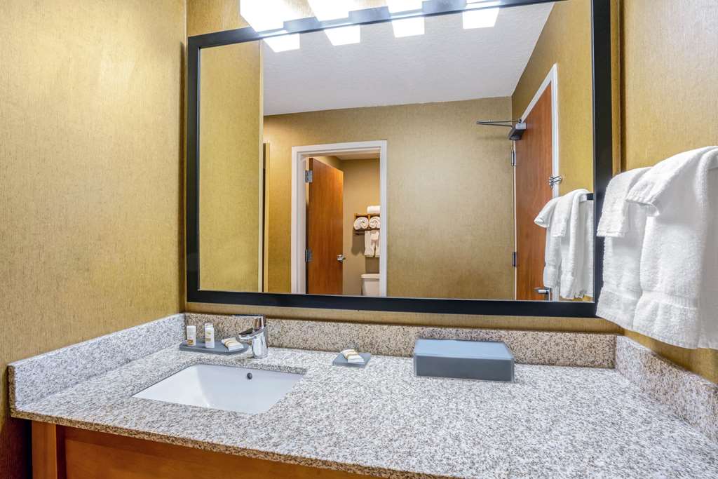 La Quinta Inn & Suites by Wyndham Coeur d`Alene - photo 18