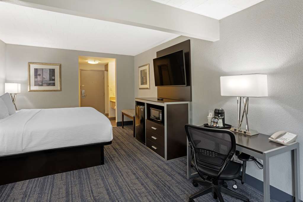 Best Western Plus Reading Inn & Suites - photo 32