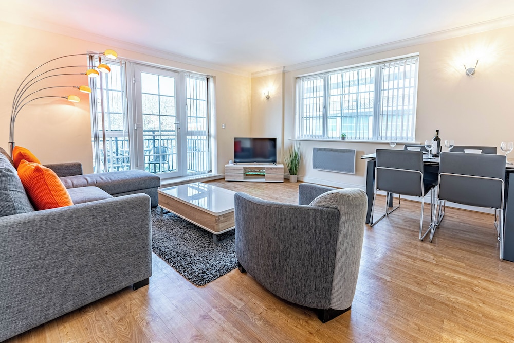 Celador Apartments Riverside House Serviced Apartments