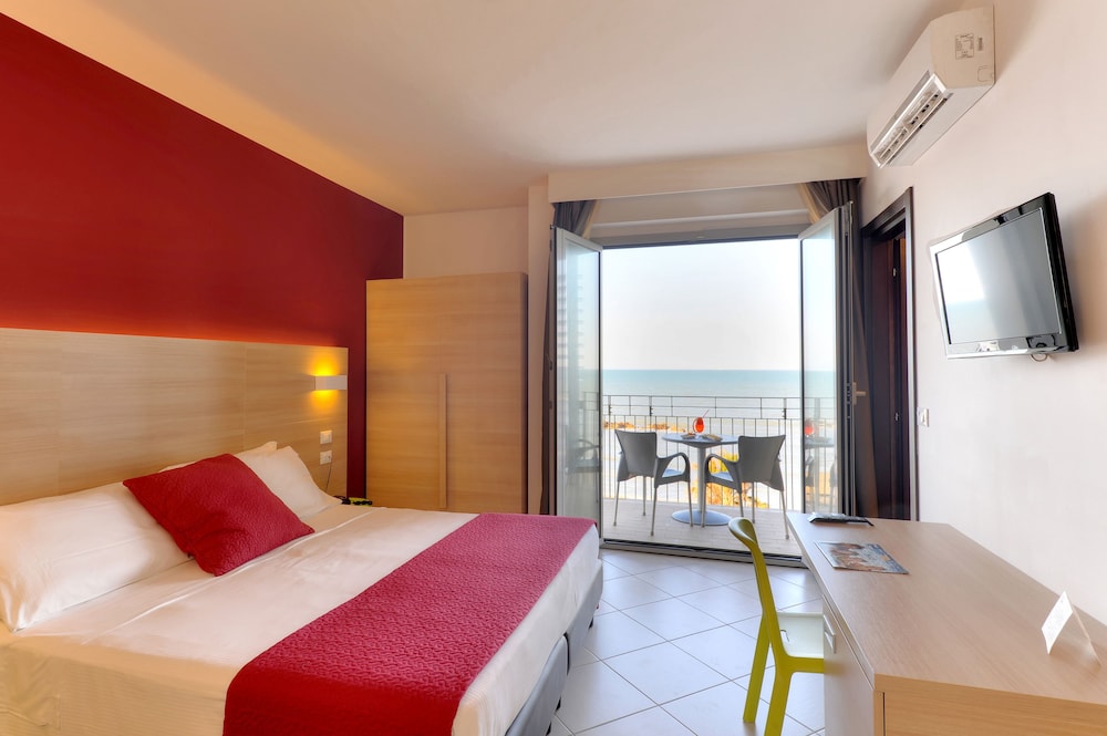 Hotel Sole — hotel in Montesilvano Marina