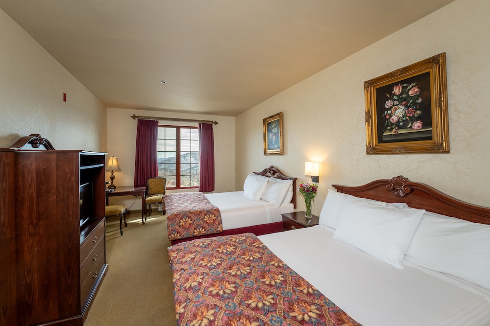 Silverland Inn and Suites - photo 13