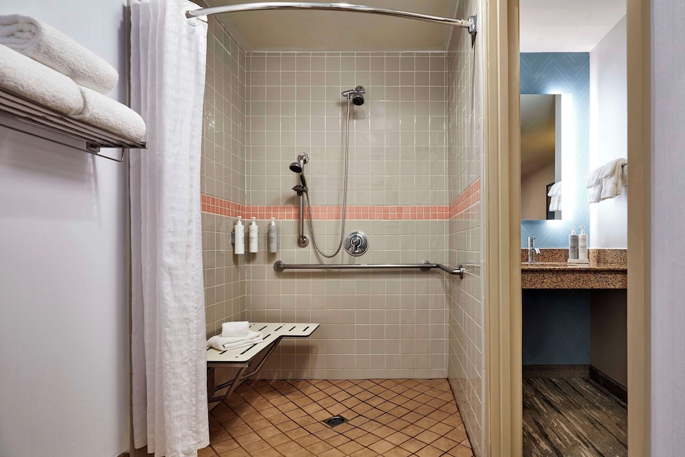 Hilton Garden Inn Valencia Six Flags - photo 11