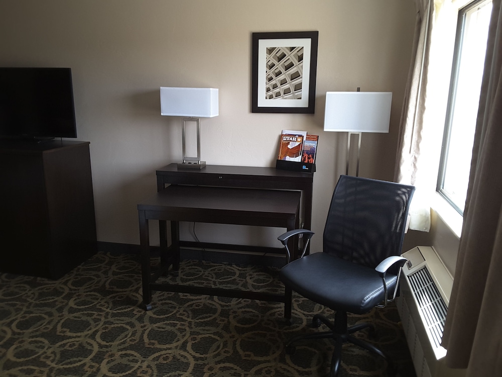 Inn at the Canyons - photo 12