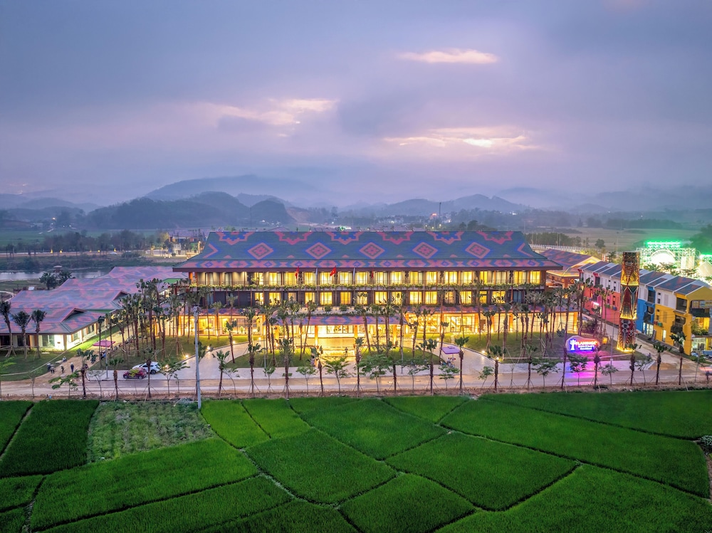 Flamingo Heritage Onsen & Resort Managed by Flamingo Hotels & Resorts — 4-Star Luxury Hotel in Son Duong, Vietnam