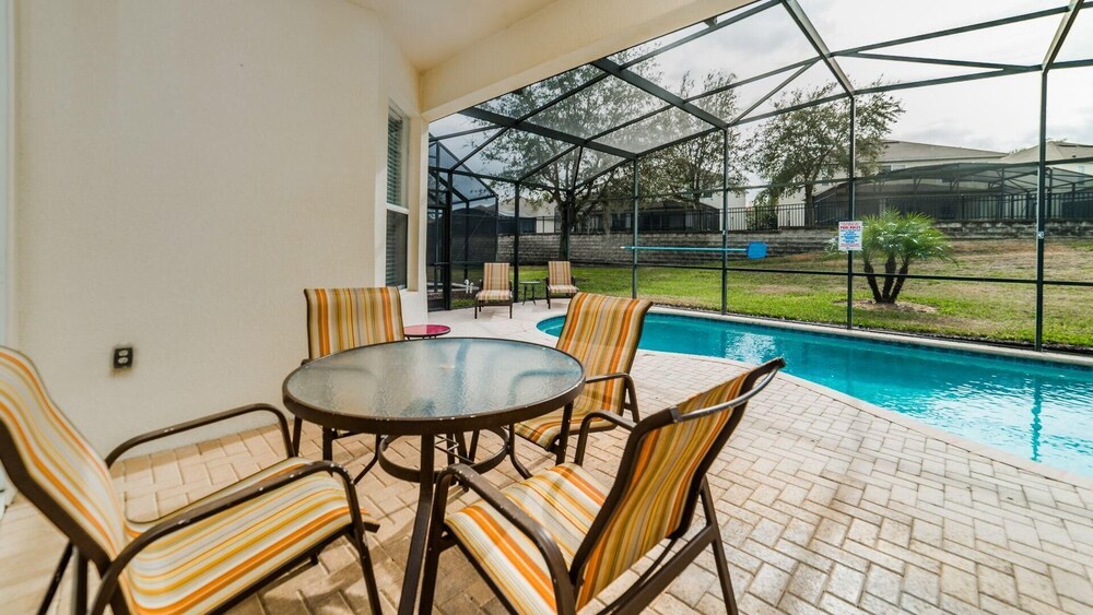 2624 Daulby Street - photo 5