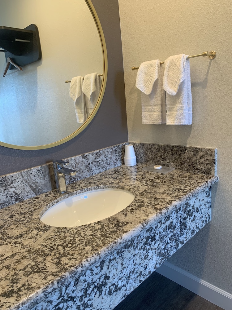 Red Roof Inn Carson Wilmington CA - photo 28