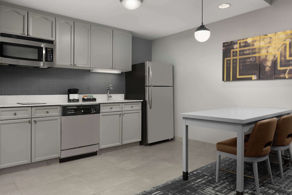 Homewood Suites by Hilton Reading - photo 16