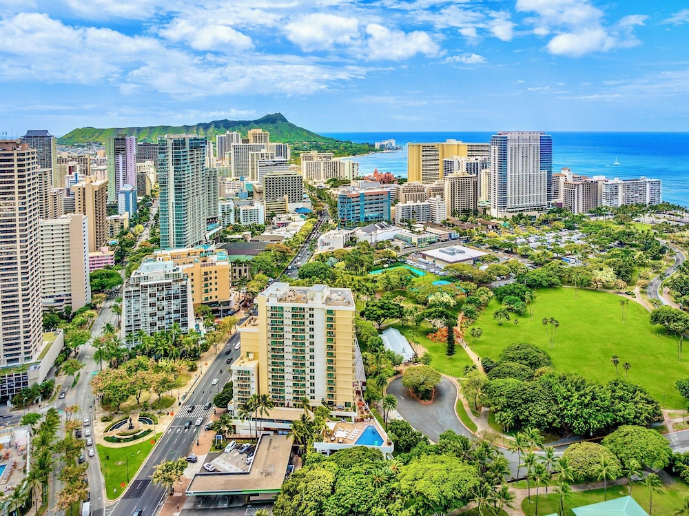 Luana Waikiki Hotel & Suites - photo 184