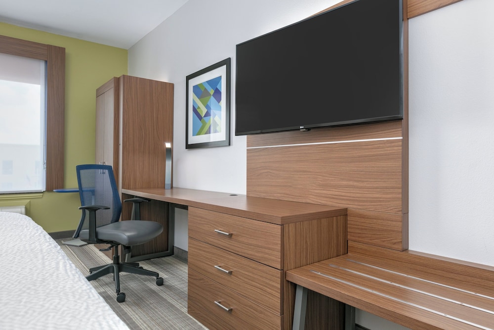 Holiday Inn Express Hotel & Suites Clute Lake Jackson by IHG - photo 16