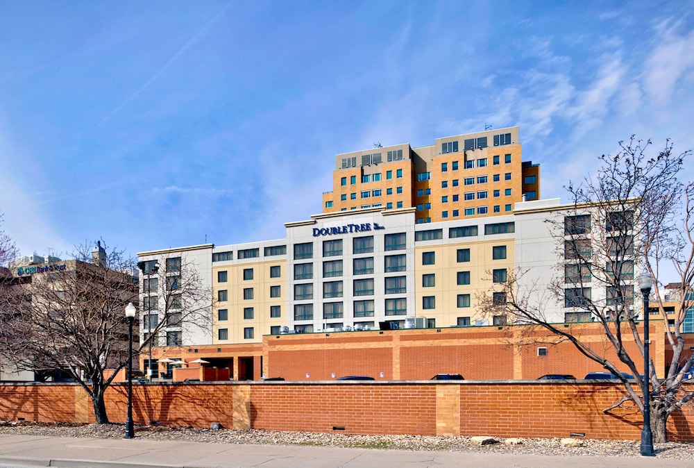 DoubleTree by Hilton Davenport - photo 62