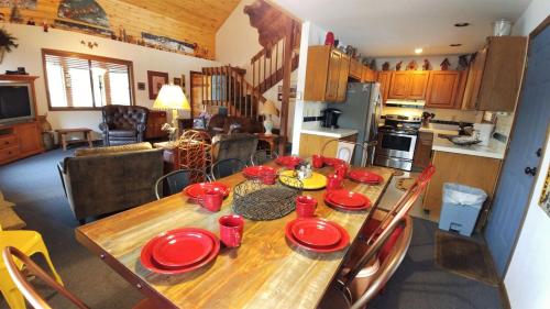 Birds And Bears Retreat — Taos