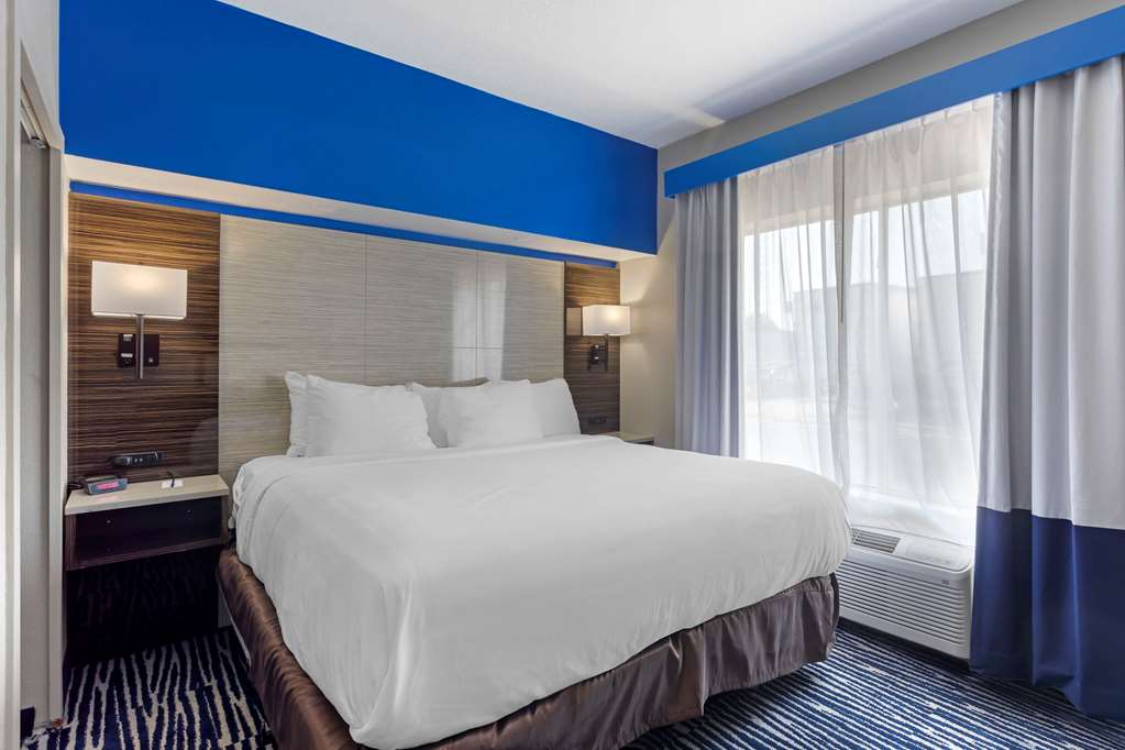 Comfort Inn & Suites Memphis East - photo 18
