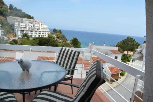 Carabela Terraza y Vistas al Mar en Cala Salions — 4-Star Luxury Hotel in Tossa De Mar, Spain