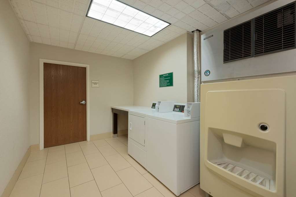 La Quinta Inn & Suites by Wyndham Columbus Grove City - photo 64