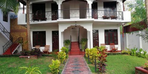 Crescent Sea Resort — hotel in Trincomalee