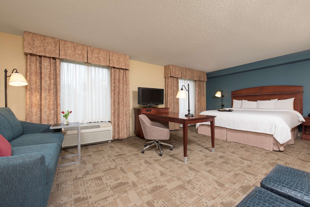 Hampton Inn & Suites Bloomington Normal - photo 8