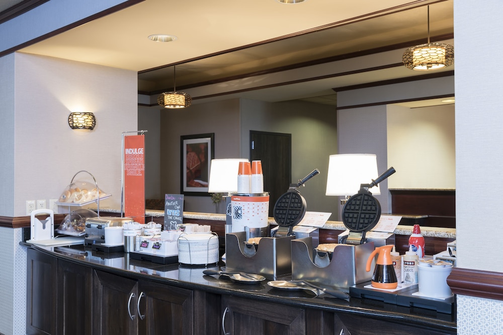 Hampton Inn Mt. Pleasant - photo 26