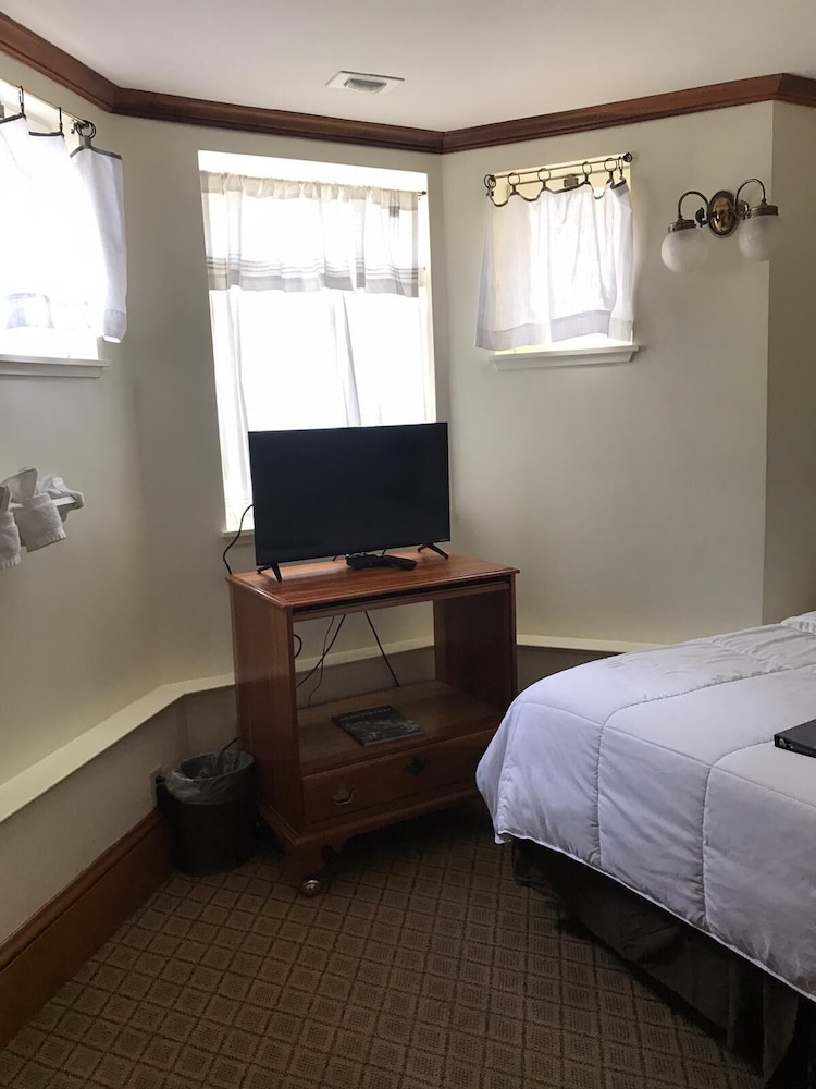 Pacific Grove Inn - photo 37