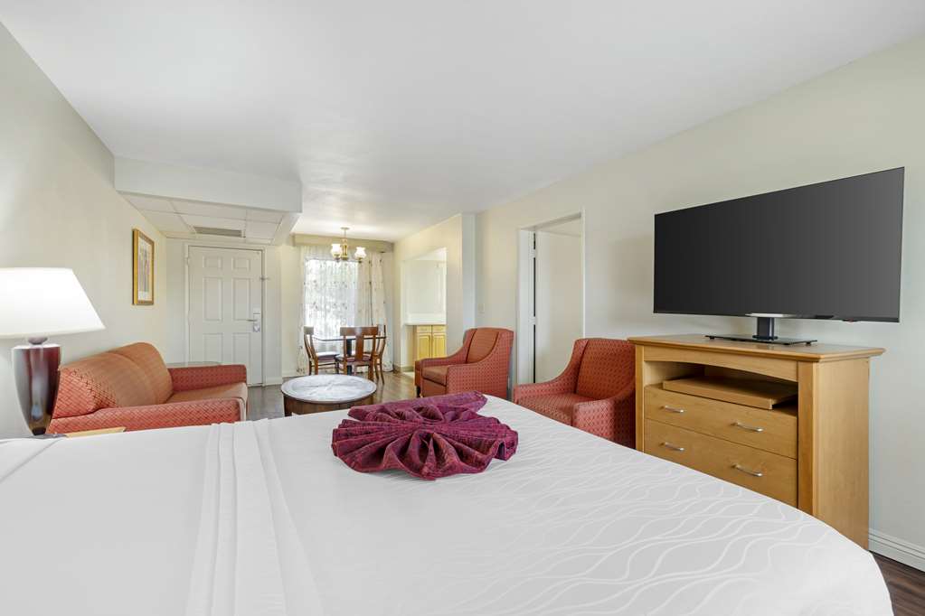 Best Western Plus Palm Desert Resort - photo 24