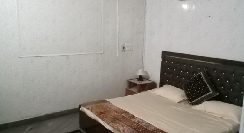 Hotel Raj Mahal