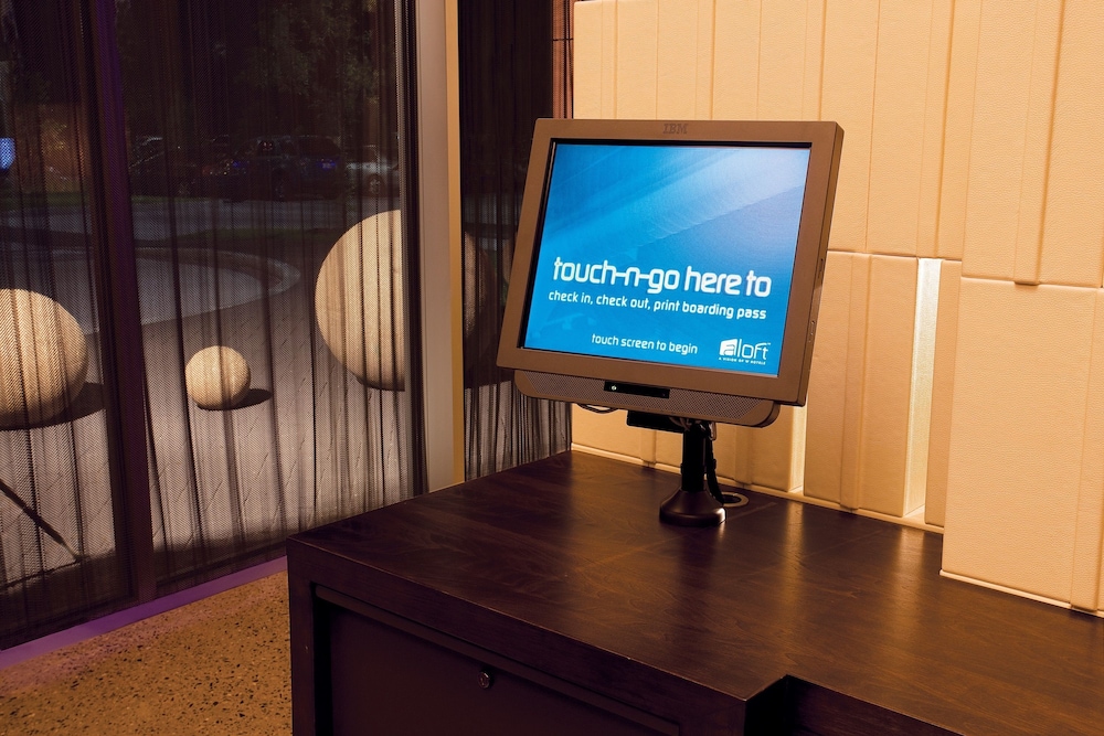 Aloft Philadelphia Airport - photo 2