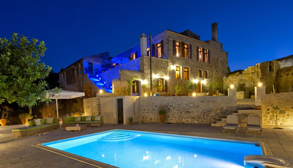 Villa Candice — 4-Star Luxury Hotel in Rethymno, Greece